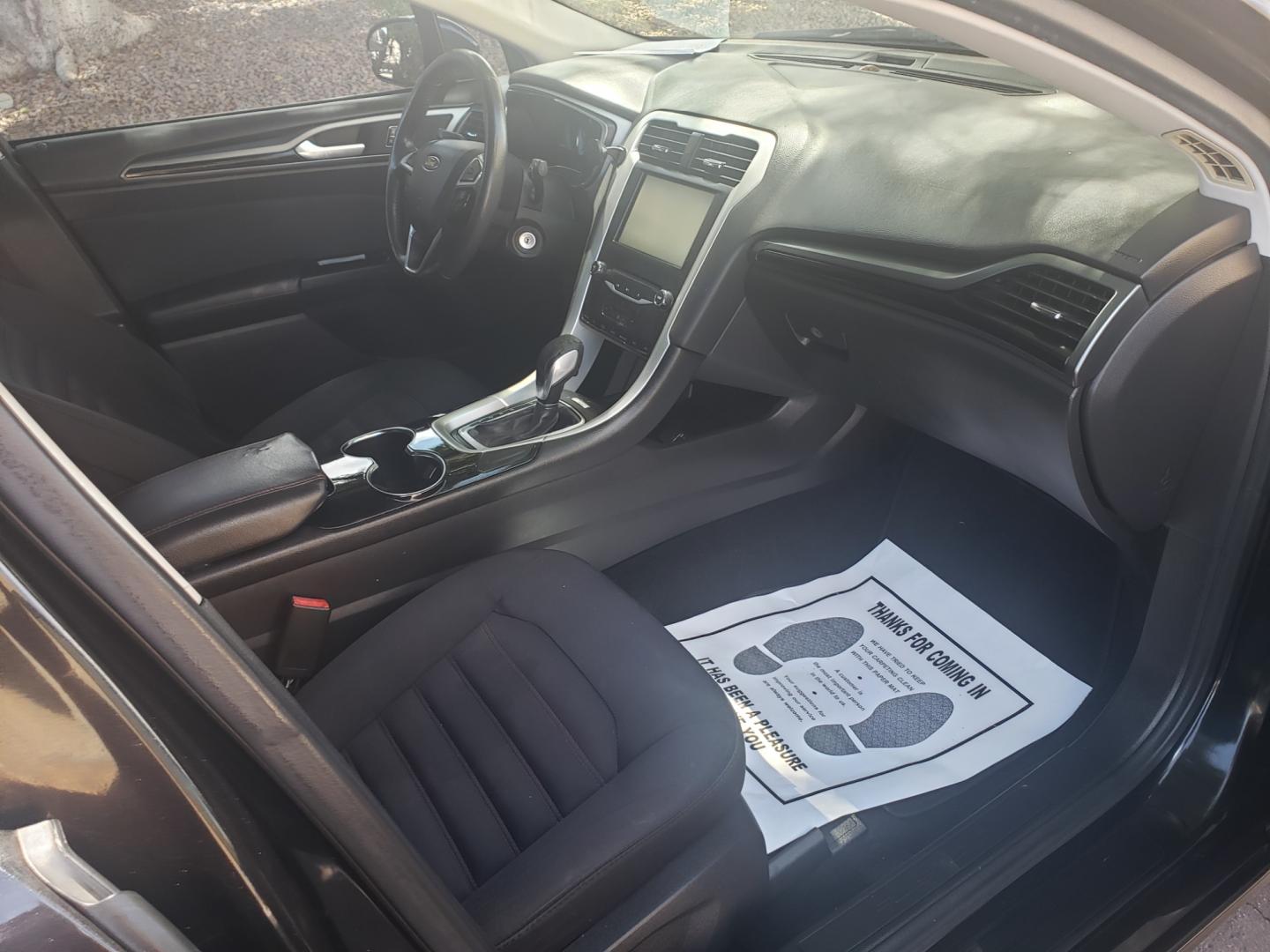 2014 /gray and black Ford Fusion Hybrid SE (3FA6P0LU3ER) with an 2.0L L4 DOHC 16V engine, 6-Speed Automatic Overdrive transmission, located at 323 E Dunlap Ave., Phoenix, AZ, 85020, (602) 331-9000, 33.567677, -112.069000 - 2014 Ford Fusion SE Hybrid......EXCELLENT condition,....ONLY 110K MILES!!!..... A Real Must See!!.... No accidents, Power everything, Touch screen Stereo/cd player, Phone sync, Bluetooth, Satellite compatible, Backup camera, Navigation, Ice cold ac, Clean Gray and Black interior with Black cloth sea - Photo#13